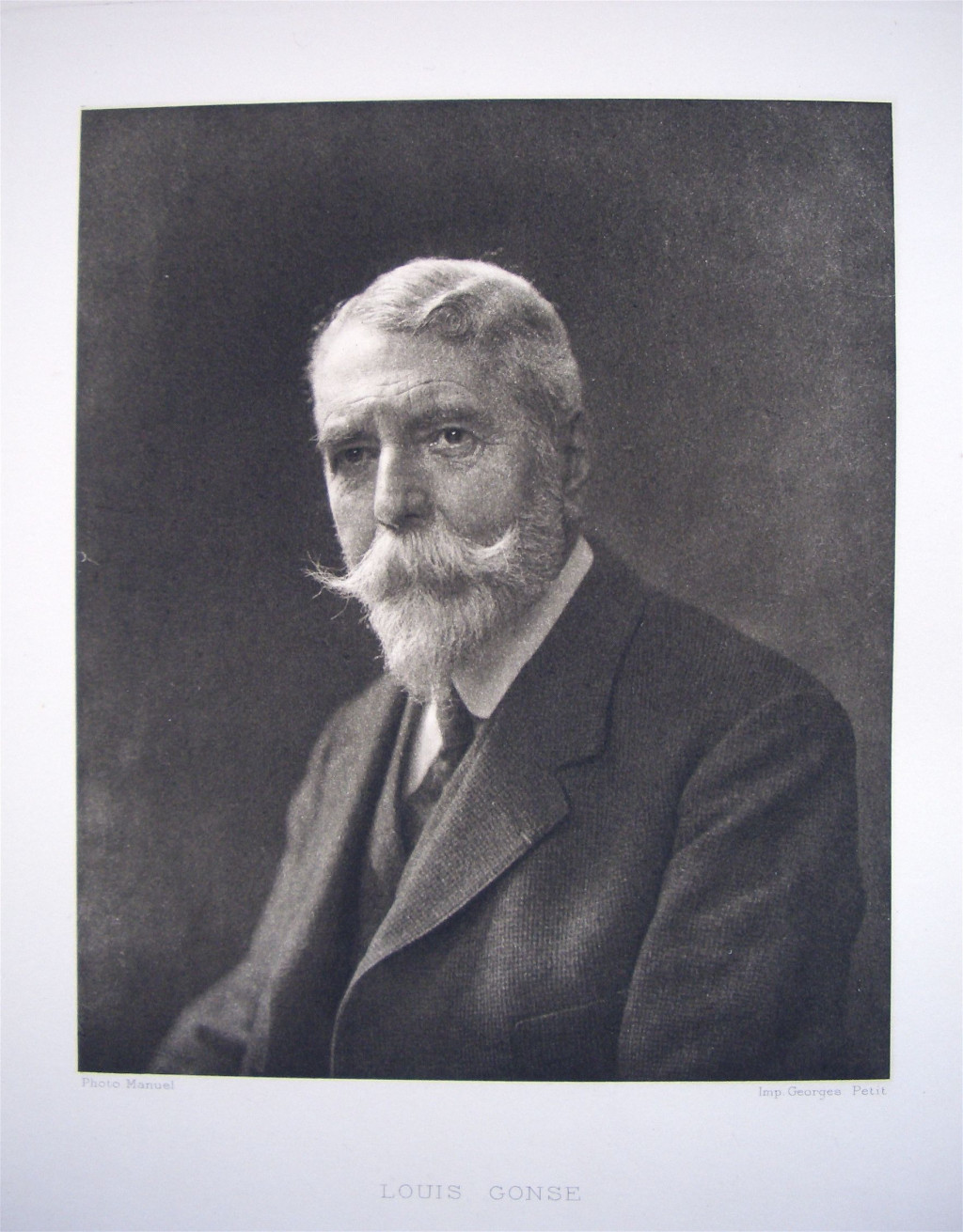 Portrait photographique en noir et blanc de Louis Gonse