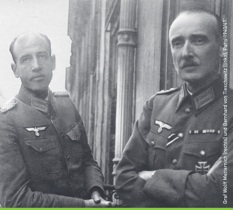 Bernhard von Tieschowitz (à gauche) et Franziskus Graf Wolff Metternich (à droite) sur le balcon de l'hôtel Majestic, où se trouve le militärischen Kunstschutzes, vers 1940/1941. Source : Nachlass Franziskus Graf Wolff Metternich (Vereinigte Adelsarchive im Rheinland e.V.).