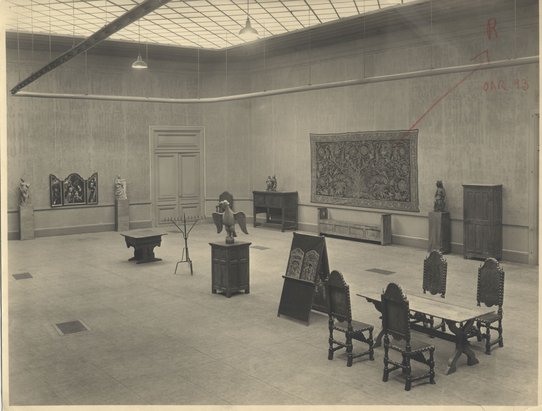 Objets, meubles et tapisseries exposés en mars-avril 1941 à la galerie Charpentier. Source : MEAE, Archives diplomatiques, 209SUP_989_323.