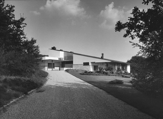 Vue extérieure de la Maison Louis Carré par l'architecte Alvar Aalto, photographie non datée. Source : Maison Louis Carré.