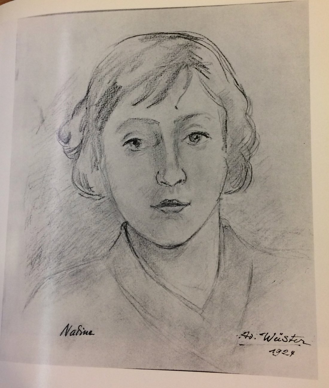 Nadine Wüster, dessin par Adolf Wüster, 1924. Source : Catalogue d'exposition de la Galerie Interkunst à Munich, Claudius, 1969.