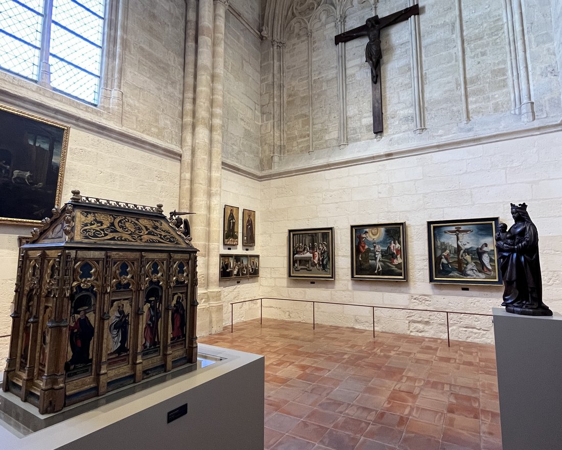 Vue intérieure de la cathédrale Saint-André à Bordeaux 